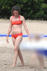 jasmine trinca in bikini 01.jpg