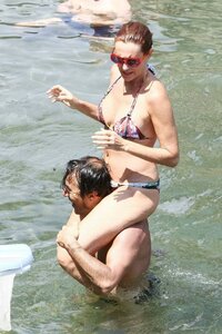 lucrezia lante della rovere in bikini 03.jpg