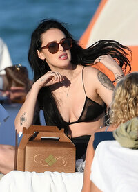 rumer willis in bikini (07).jpg