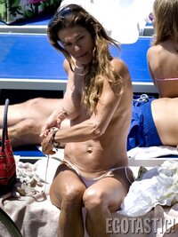 fiona-swarovski-tanning-topless-on-vacation-in-italy-06-675x900.jpg