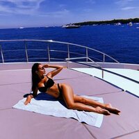 1570359437-1570359287-lady-cr7.jpg