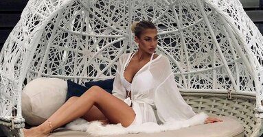 lady-skriniar-esplosione-di-bellezza-e-sensualita-lestate-hot-di-barbora-video.jpg