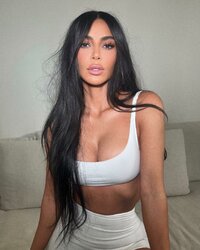 kimkardashian-20230212-0004.jpg