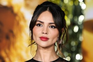 324529723_mcfan-celeblounge-net17-12-2022-06-21eiza-gonzalez_05.jpg