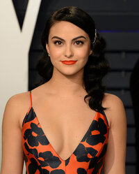 camila mendes al gala 03.jpg