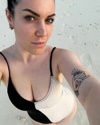anniemazzola-09042023-0003.jpg