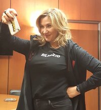 serena bortone pere jeans bionda.jpg