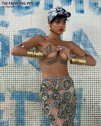 Rihanna-Nude-Young-TheFappening.Pro-23.jpg