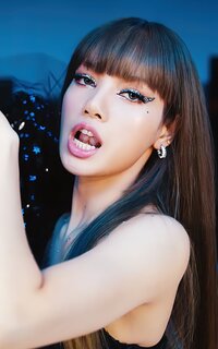 1600x2560-1384710-BLACKPINK-Lisa-Lalisa-Manoban-Lalisa.jpg